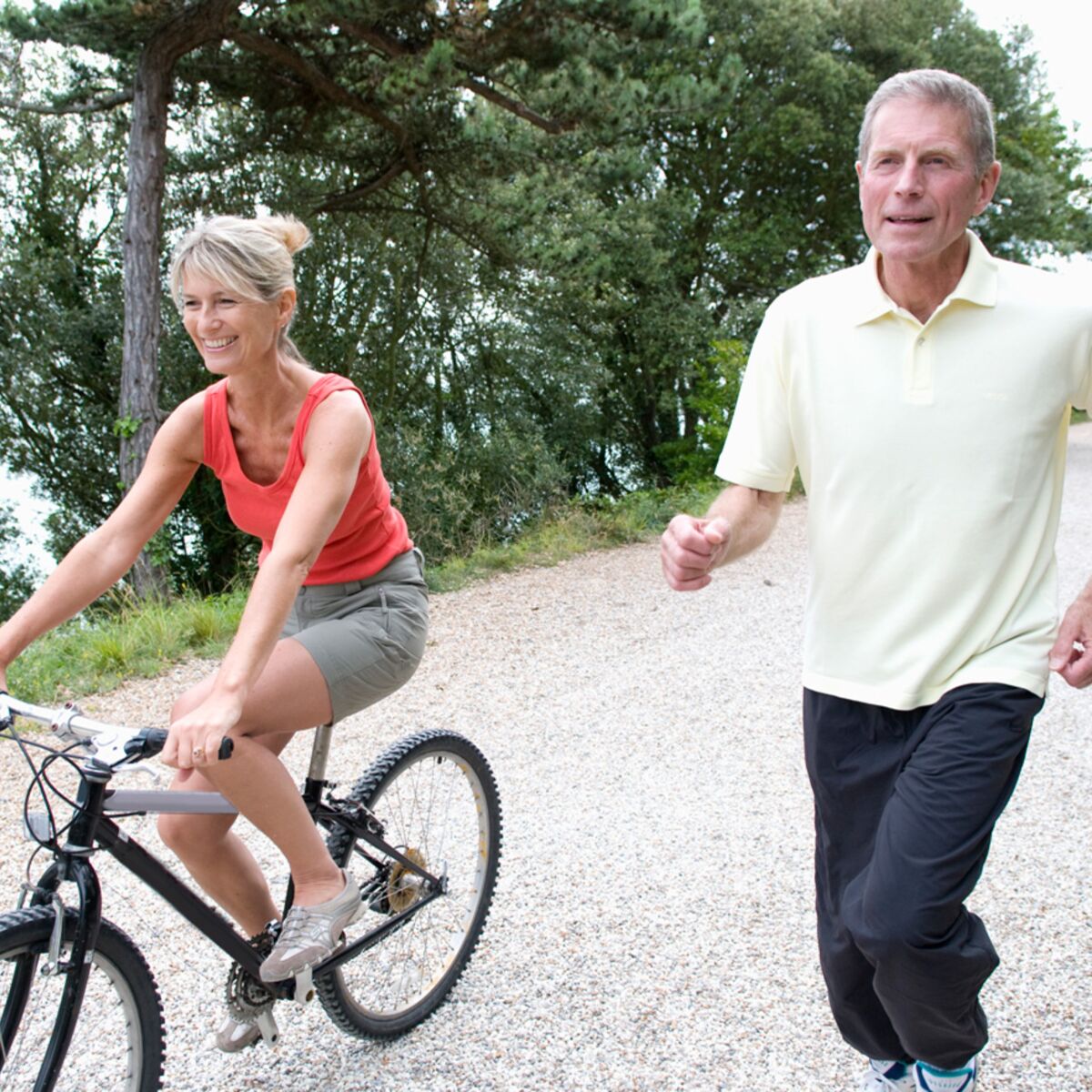 Vélo et course discount à pied compétition