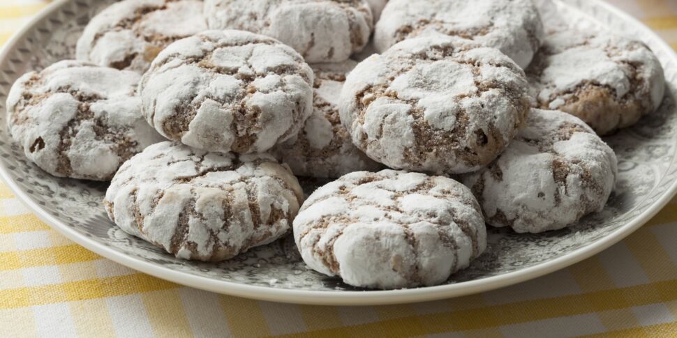 La Recette Facile Des Ghribia Noix De Coco Et Cacahuètes Rapide ...