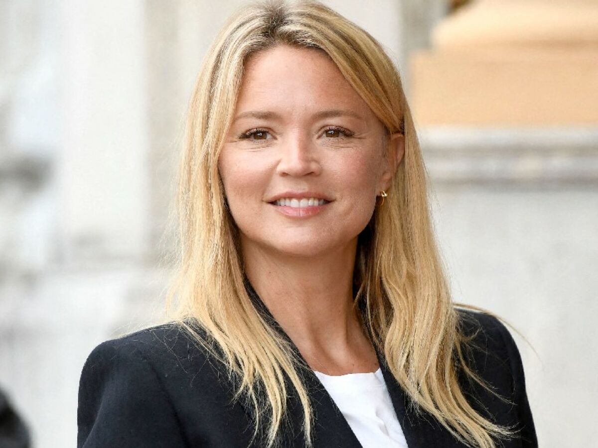 Virginie Efira renversante en mini robe et talons aiguilles métallisés :  Femme Actuelle Le MAG