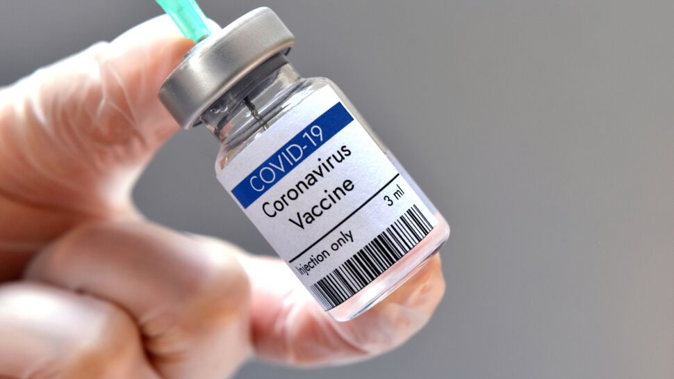 Rappel vaccinal : pourquoi Moderna ne nécessite qu'une demi dose, contrairement à Pfizer ?