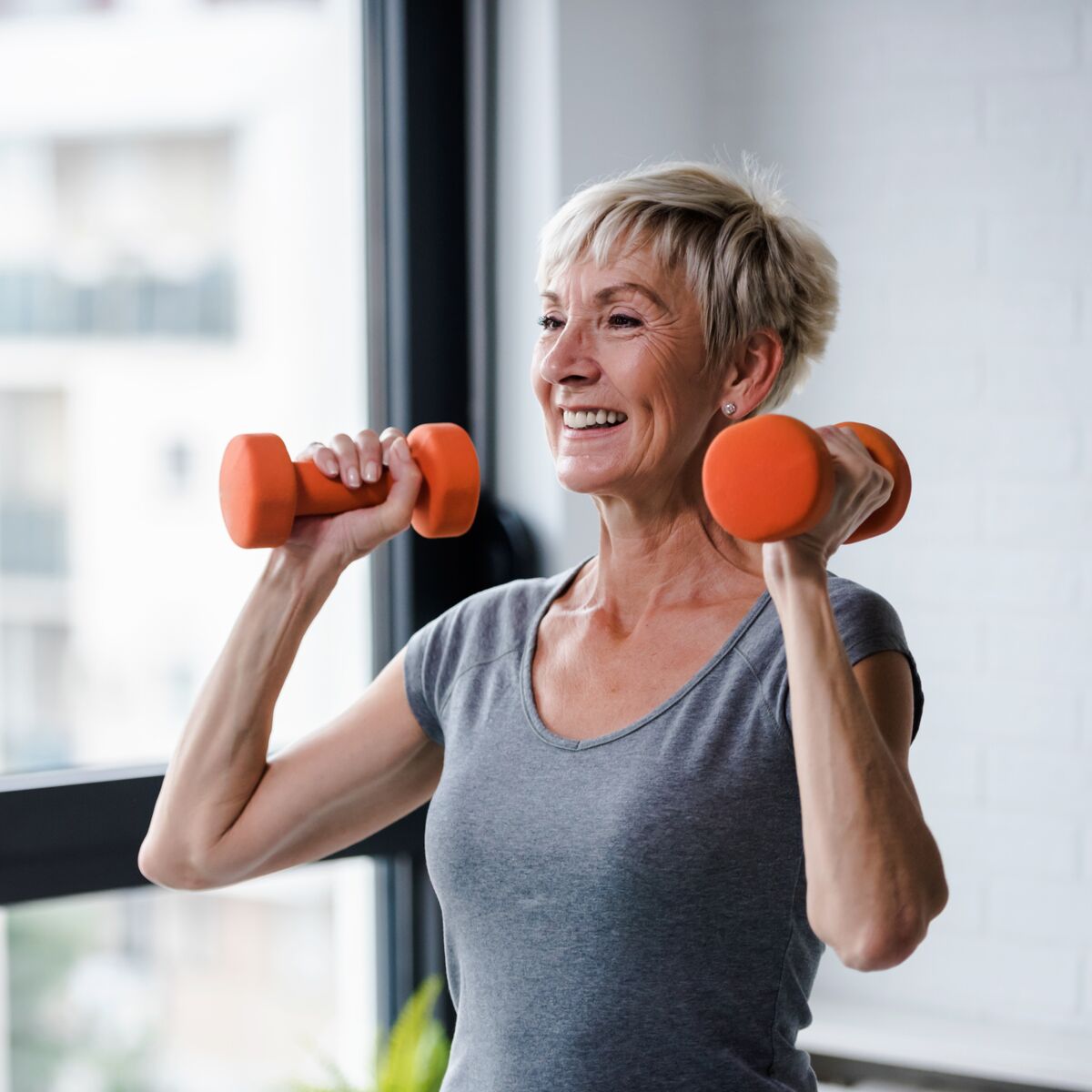 Musculation épaules Femme : Programme et exercices