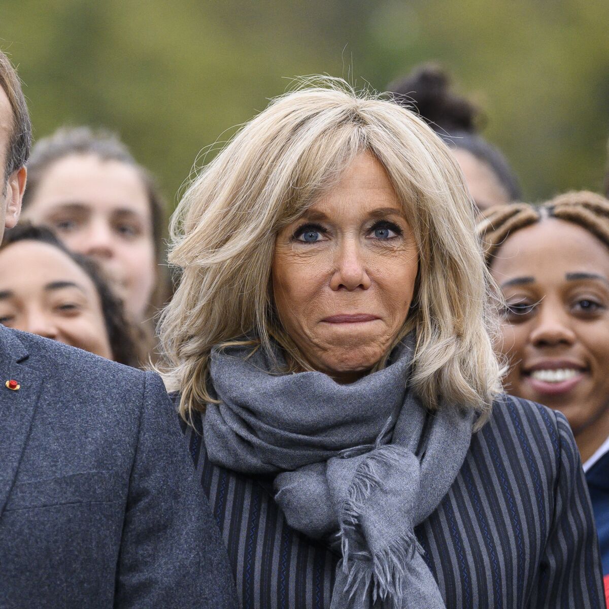 Brigitte Macron transgenre ? Elle répond aux rumeurs lors du JT de TF1 :  Femme Actuelle Le MAG