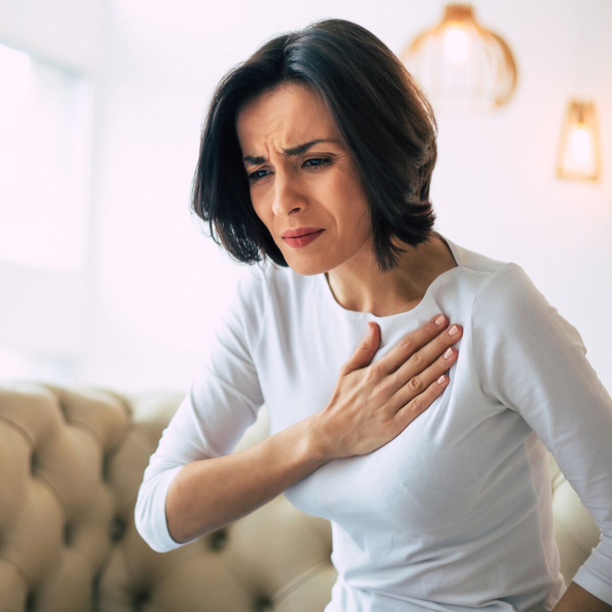 Crise cardiaque : causes, symptômes, prise en charge : Femme ...