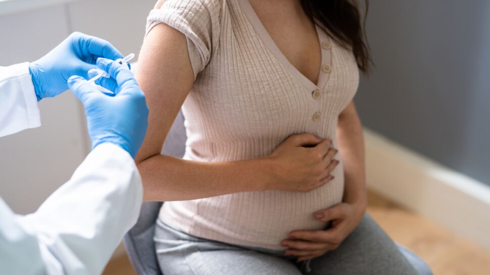 Coqueluche : le vaccin recommandé par la HAS pendant la grossesse