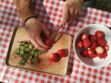 Anti gaspi : notre délicieuse recette de gelée pour ne plus jeter les queues de fraises