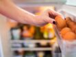 Ranger les œufs dans la porte du réfrigérateur : pourquoi c'est une mauvaise idée
