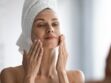 Peau sèche : 3 conseils pour hydrater sa peau en hiver selon une dermatologue