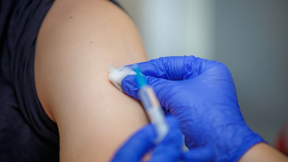 Tétanos : quels sont les symptômes et peut-on être vacciné après une blessure à risque ?