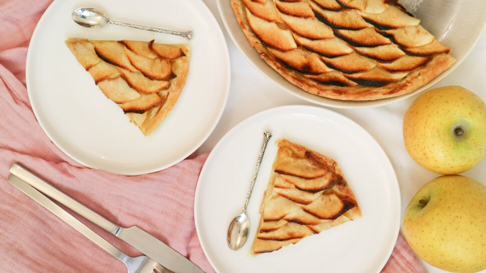 Cyril Lignac : sa recette de la tarte fine aux pommes et son astuce pour utiliser les fruits gâtés 