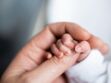 Bébés prématurés : l’OMS recommande le contact peau à peau immédiat, plutôt que l’incubateur