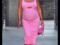 Les plus beaux looks de stars : Amel Bent en robe rose ajourée