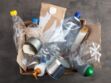 Yaourts, boîtes de conserve… Faut-il nettoyer ses emballages avant de les jeter à la poubelle ?