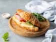 Croissants jambon-fromage gratinés au four : la recette express et pas chère de Laurent Mariotte