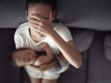 Dépression post-partum : près de la moitié des jeunes mamans en souffrent, révèle cette enquête 