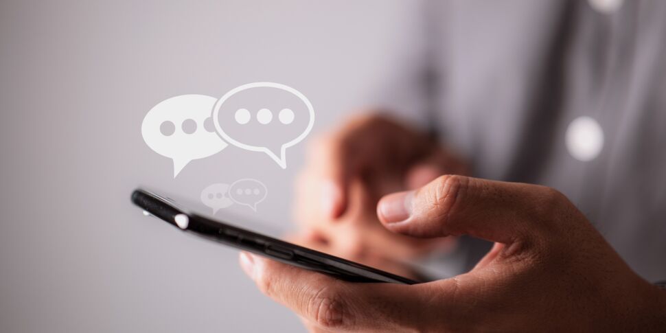 peut on programmer l envoi de sms sur iphone