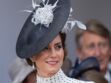 Kate Middleton sublime en robe blanche à pois cintrée à la taille, fendue à l'arrière et escarpins à brides