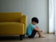 Autisme : quels sont les premiers signes à repérer selon l'âge de l'enfant ?