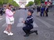 Défilé du 14 juillet : un gendarme fait sa demande en mariage en direct sur les Champs-Élysées 