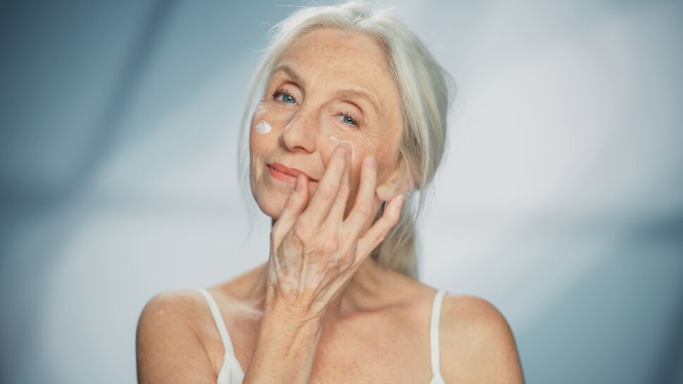 Peau mature : les signes qui montrent que votre routine de soin visage n'est plus adaptée