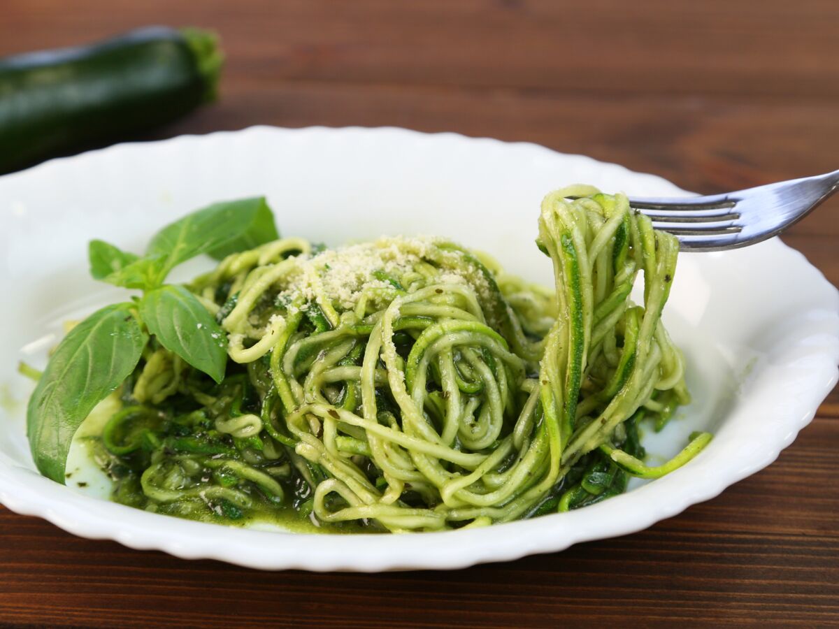 Spaghettis de courgettes sautés à l'ail et au Parmesan