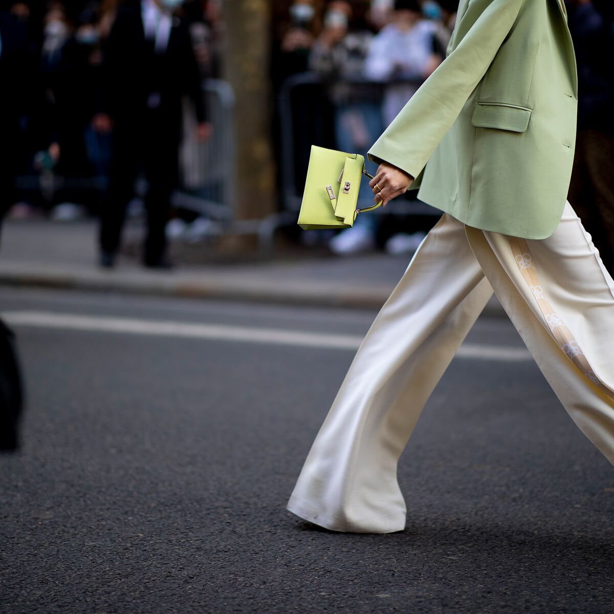 Pantalon fluide : comment bien le porter pour être tendance cet été 2023 ?  : Femme Actuelle Le MAG