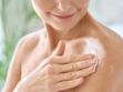 Ménopause : comment prendre soin de sa peau sèche et irritée, les conseils d’une dermatologue