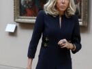 Brigitte Macron : sa robe à fermture zippée au dos