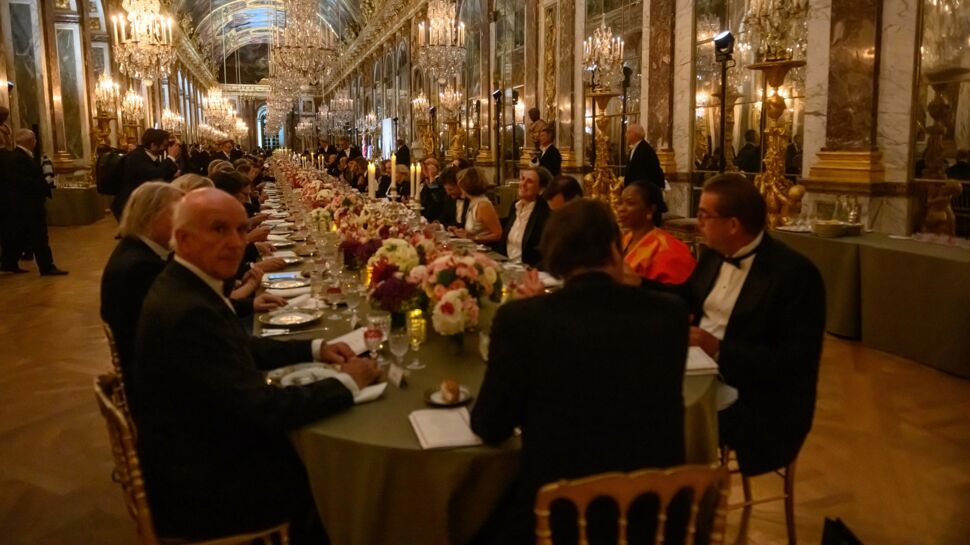 Charles III à Versailles : Charlotte Gainsbourg, Mick Jagger, Stéphane Bern, qui étaient les stars invitées au dîner d’État ? 
