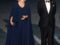 Visite de Charles III : Camilla Parker Bowles dans une longue robe bleu nuit et cape élégante