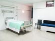 Toulouse : faute de place dans la morgue de l'hôpital, les morts sont stockés dans des conteneurs frigorifiques sur le parking