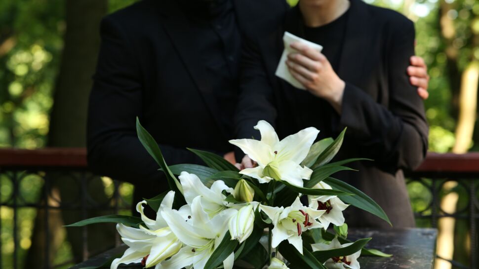 Comment s’habiller pour un enterrement ? Nos conseils pour vous guider 