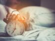 Se rendormir un peu après avoir éteint le réveil, est-ce mauvais pour la santé ? Une étude répond