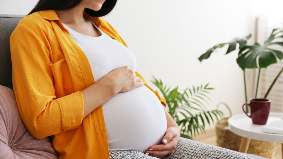 Remontées acides pendant la grossesse : les meilleurs remèdes naturels pour les femmes enceintes