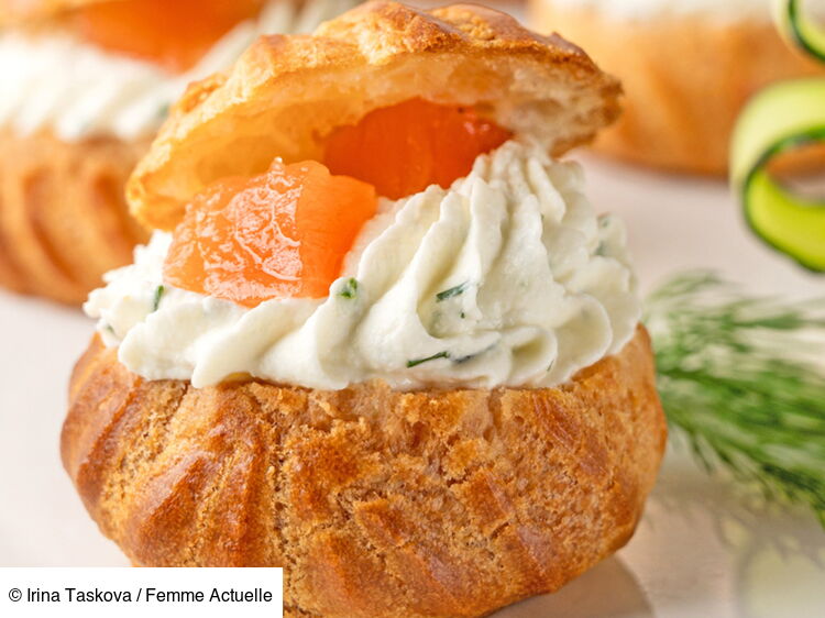 Apéritif de Noël facile : la recette des minis choux au saumon fumé et