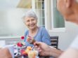 Dénutrition des personnes âgées : comment la prévenir ? Les conseils d'une gériatre