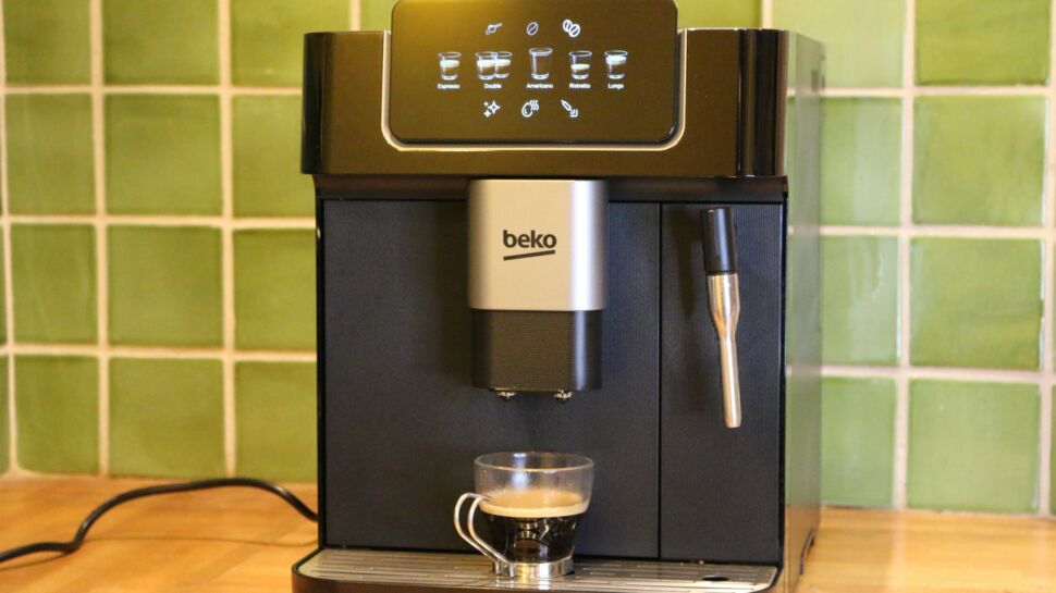 Test de la Beko CEG7302B : une machine à café à grains accessible et convaincante
