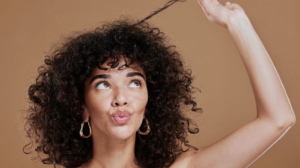 Cheveux frisés : voici les plus belles coupes tendance pour femmes pour vous inspirer
