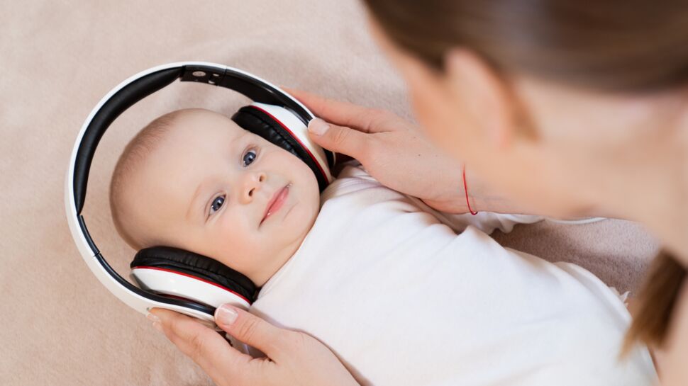 Casque anti bruit pour bébé : dans quel cas y avoir recours et comment le choisir ? 