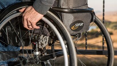 Manque de moyens, insalubrité, maltraitance : cette enquête de "Zone Interdite" qui en dit long sur le traitement des personnes en situation de handicap