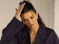 Kendall Jenner opte pour une demi-queue façon chignon plaqué