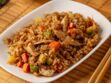  Riz frit au poulet et bœuf : la recette trop bonne idéale quand on a un reste de riz 