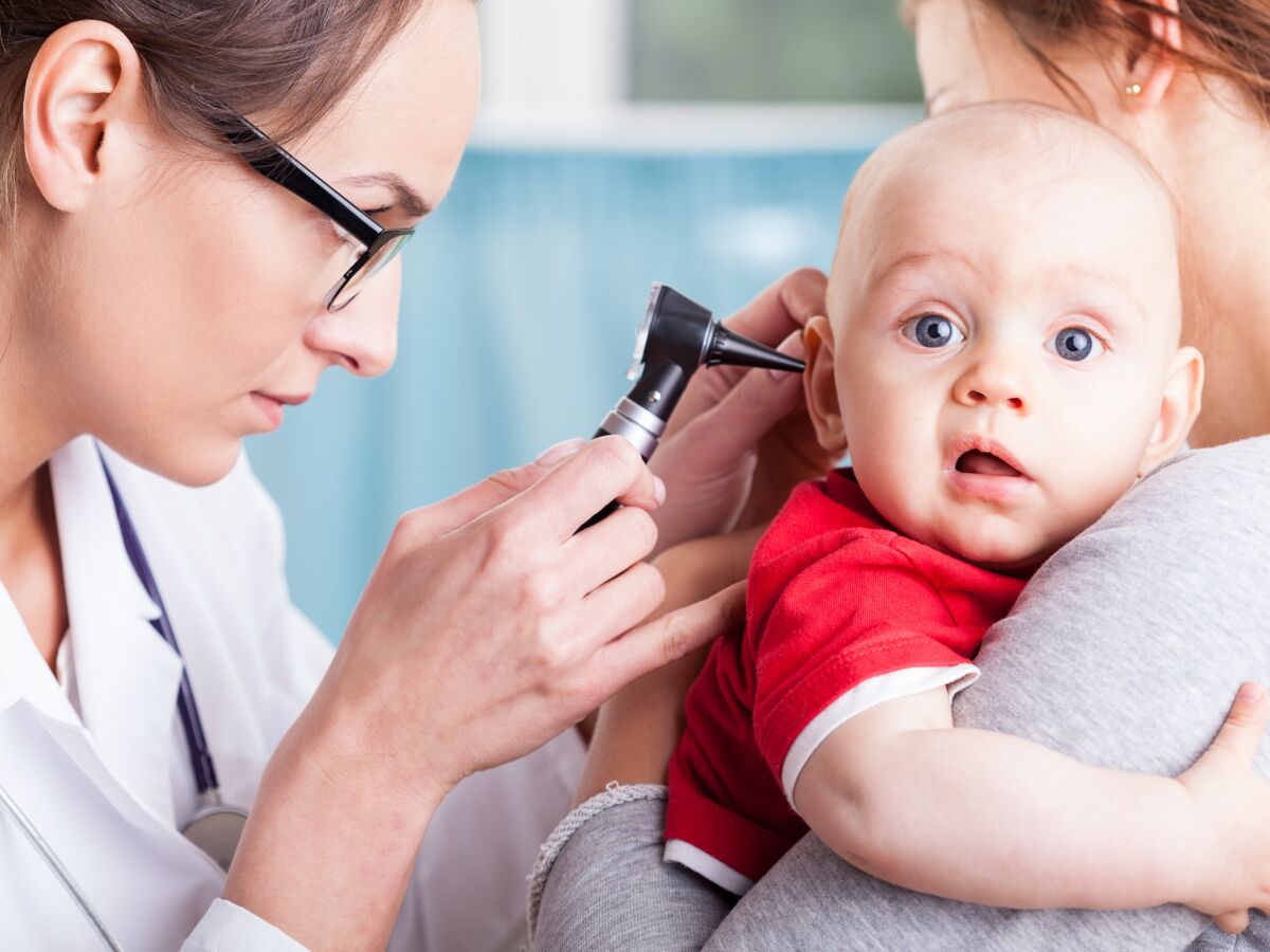 Otite de bébé : quels sont les bons gestes pour la prévenir ?