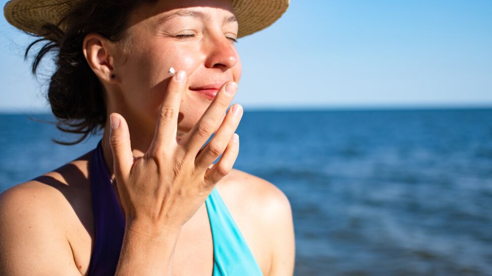 Voici Les 4 Zones Du Visage Où Lon Oublie Trop Souvent Dappliquer De La Crème Solaire Selon 