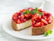 Cheesecake fraises et rhubarbe, la recette de ce dessert frais et gourmand