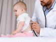 Stridor chez bébé : causes, symptômes, diagnostic et traitements de ce bruit respiratoire