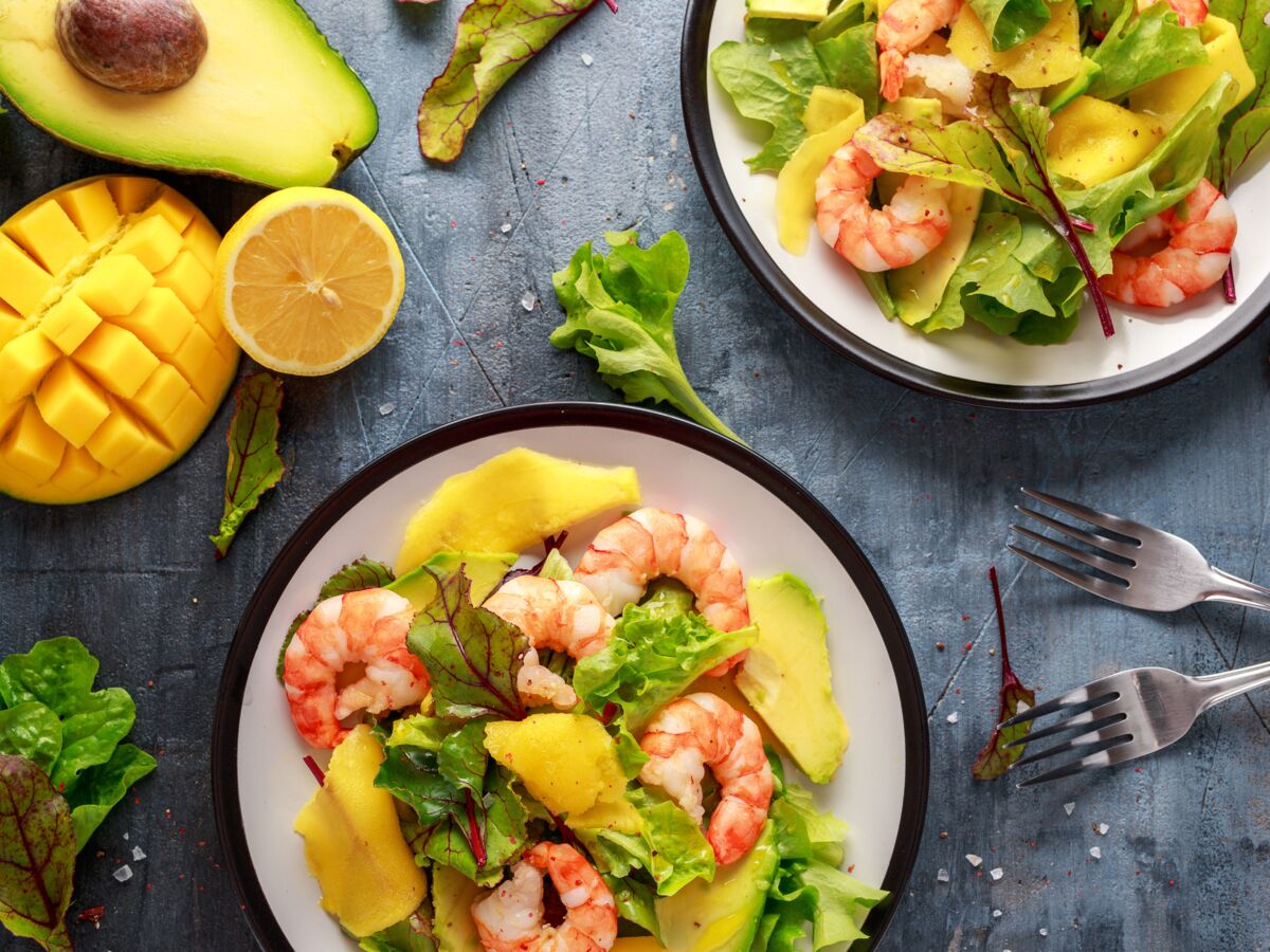Salade de crevettes et mangue, la recette saine qui nous fait vraiment envie