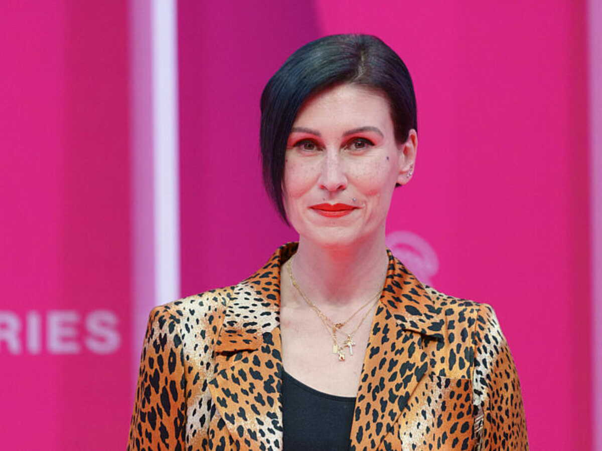 Ce sont les premières victimes du patriarcat : Ovidie, réalisatrice et  autrice, évoque le lien fort entre les femmes et les chiens : Femme  Actuelle Le MAG