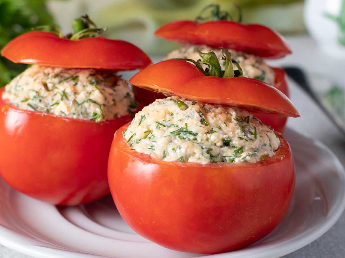 Tomates farcies au thon : la recette légère idéale pour cet été