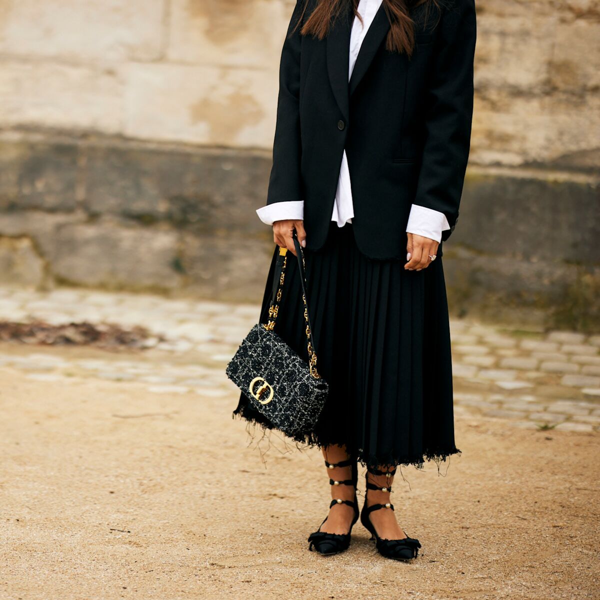 Je suis styliste et voici les paires de chaussures a privilegier avec une jupe longue midi ou courte Femme Actuelle Le MAG