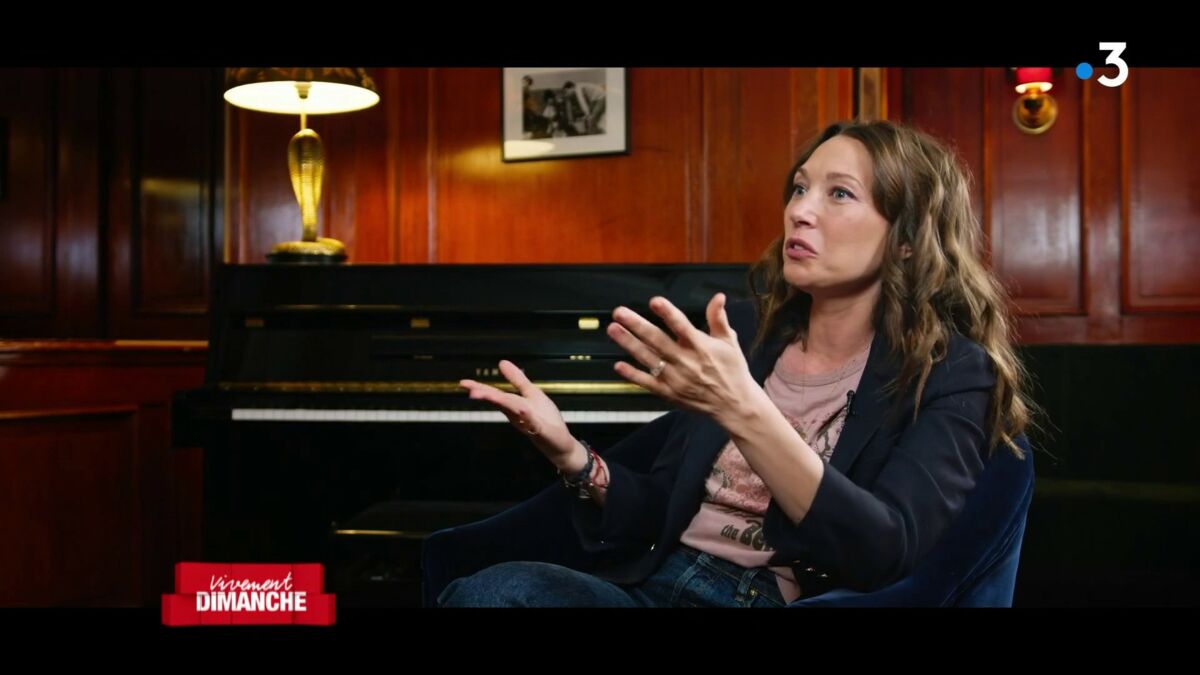 Il y a eu une lumière" : Laura Smet dévoile le signe qu'elle aurait reçu de  la part de Johnny Hallyday : Femme Actuelle Le MAG